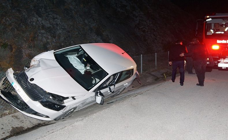 İzmir'de trafik kazası: 3 yaralı