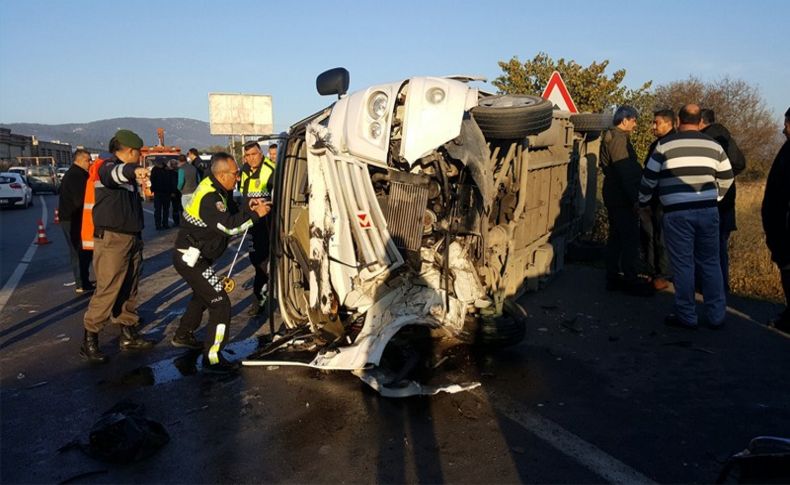 İzmir'de trafik kazası: 6 yaralı