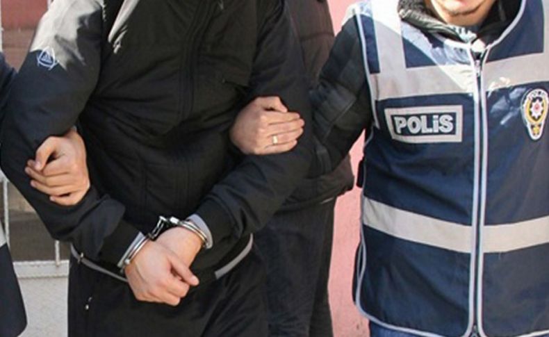 İzmir'de uyuşturucu operasyonu: 2 gözaltı