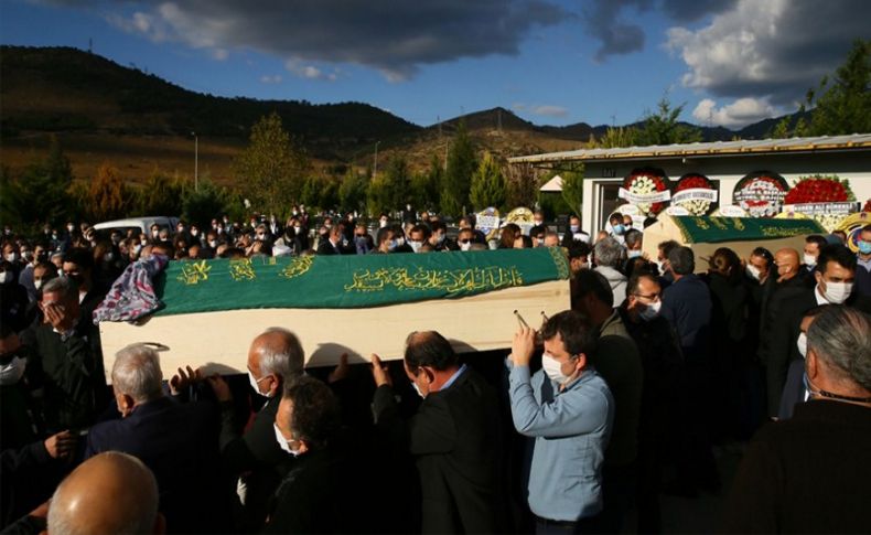 İzmir'deki depremde hayatını kaybedenler son yolculuklarına uğurlanıyor