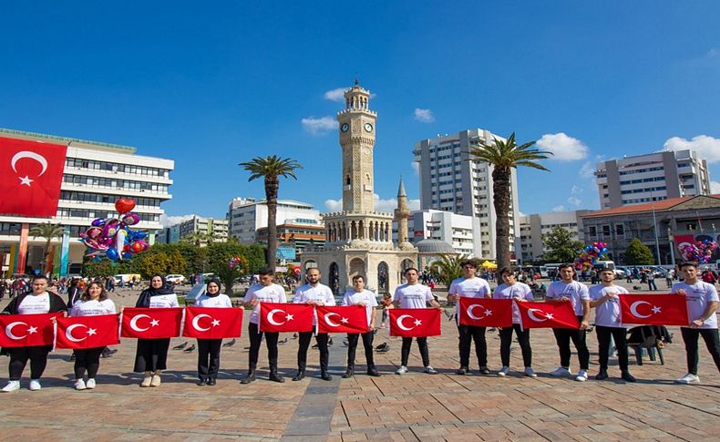 İzmir’i duygulandıran İstiklal Marşı