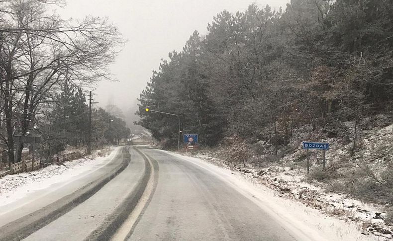 İzmir'in çatısı Ödemiş beyaza büründü