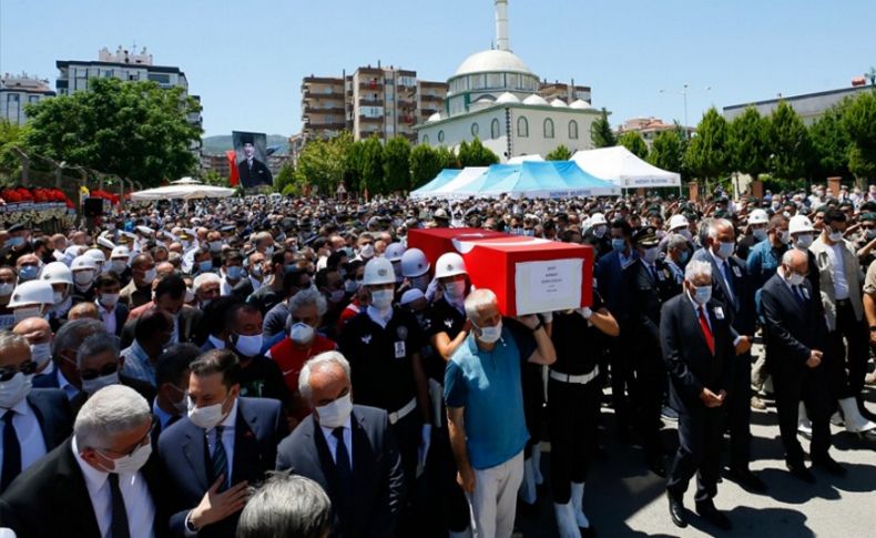 İzmir şehidini son yolculuğuna uğurladı