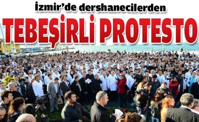 İzmir'de dershanecilerden kapatmaya tebeşirli protesto