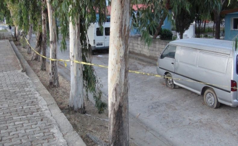 İzmir'de polis merkezine zaman ayarlı bombalı saldırı