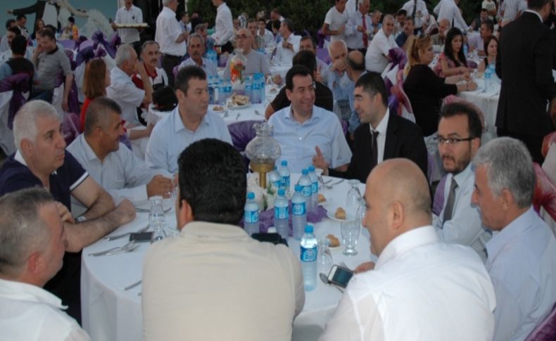 İzmirli Ülkücüler iftarda buluştu