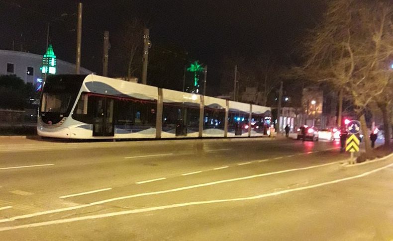 İzmirlilere sürpriz... Ve Konak Tramvayı raylara indi!