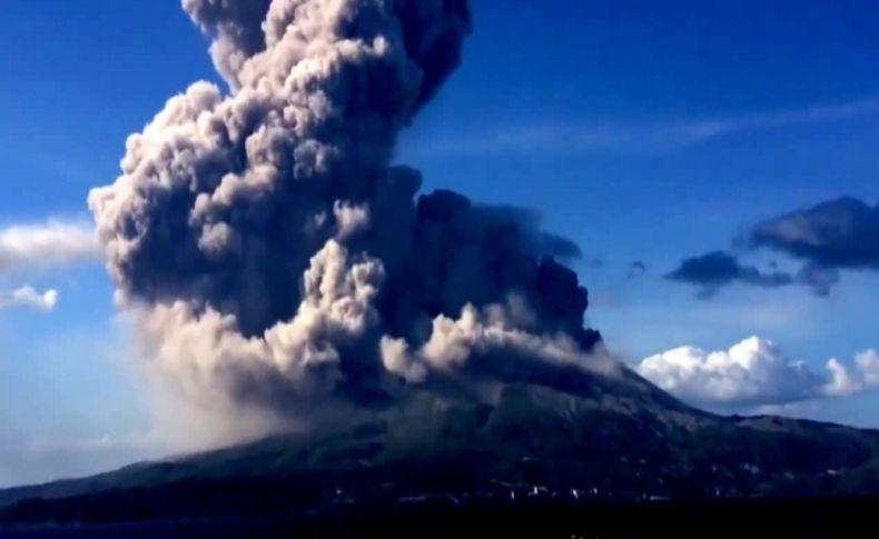 Japonya’da yanardağ dehşeti: Küller böyle püskürdü