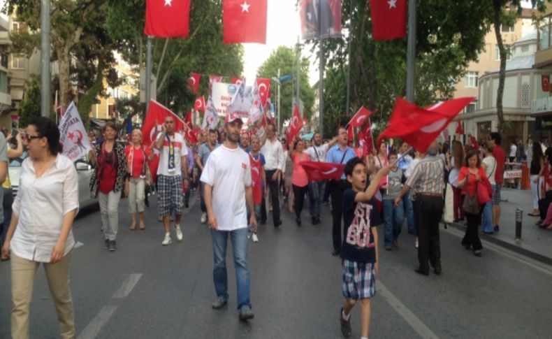 Kadıköylüler 19 Mayıs’ı yürüyerek kutladı