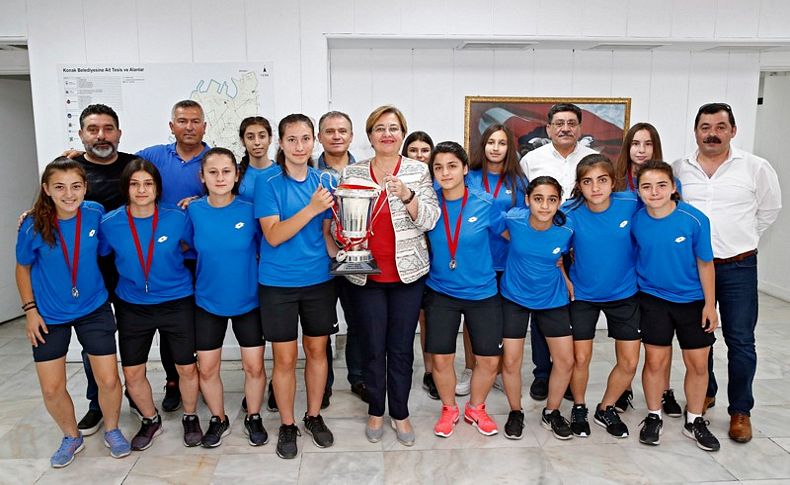 Kadın futbolunun lokomotifi Konak