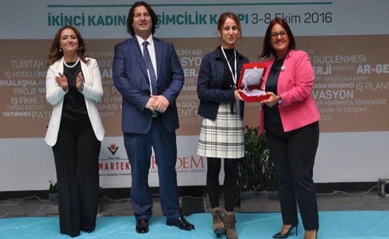 Kadın Girişimcilik Kampı'ndan İKÇÜ'ye ödül