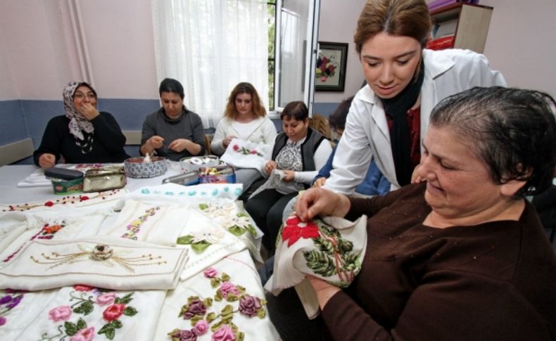 Kadınlar mutlu Konak mutlu