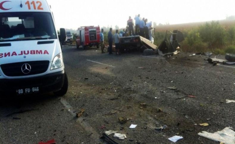 Kadirli’de TIR ile kamyonet çarpıştı:1 ölü 1 yaralı