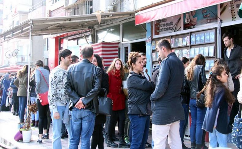 Bergama'da Kahraman Tazeoğlu'na yoğun ilgi