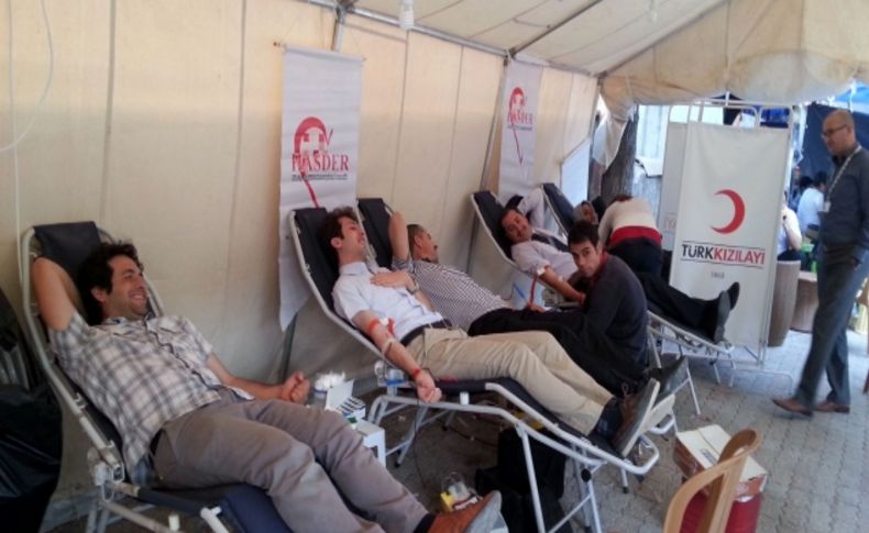 'Kan Dökme, Kan Ver' sloganıyla kan bağışında bulundular