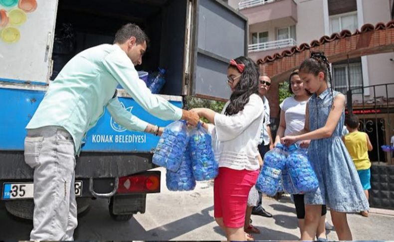 Konak'ta 'Mavi Kapak' umut olmaya devam ediyor