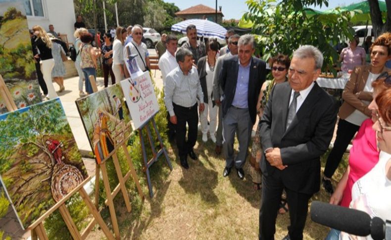 Güzelbahçe'de kadınlardan kermes