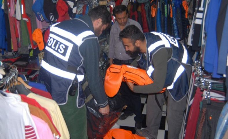 Ölüm yelekleri vitrine çıktı