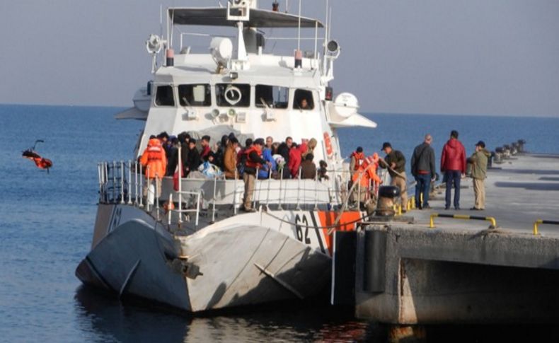 Ölüm yelekleri havada uçuştu