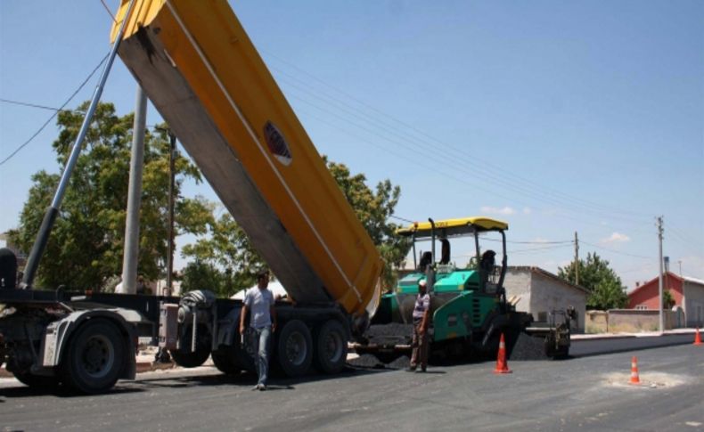 Karatay'da yollar asfaltlanıyor