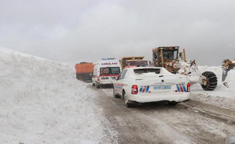 Kar esaretinden 16 saat sonra kurtuldular