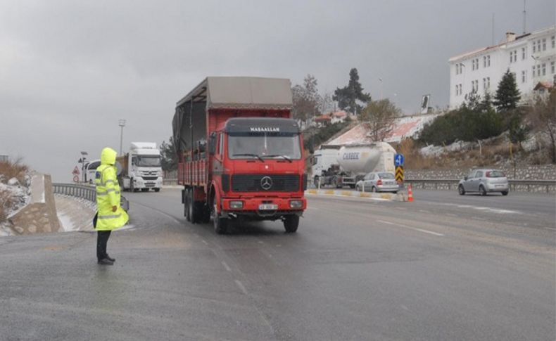 Kar, yılın son gününde İzmir'in kapısına dayandı!