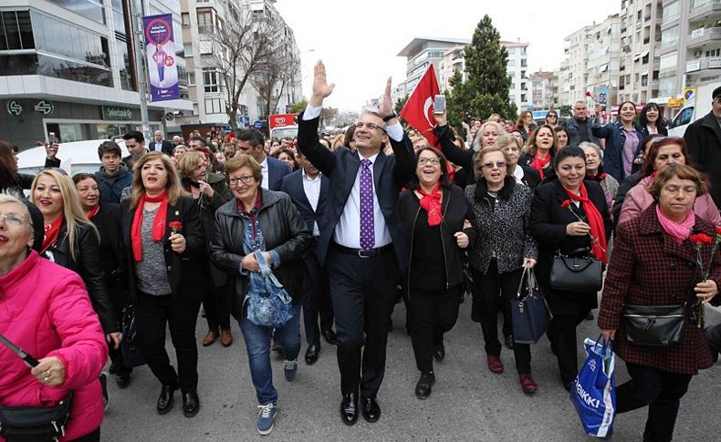 Karşıyaka Zübeyde Anne’yi unutmadı