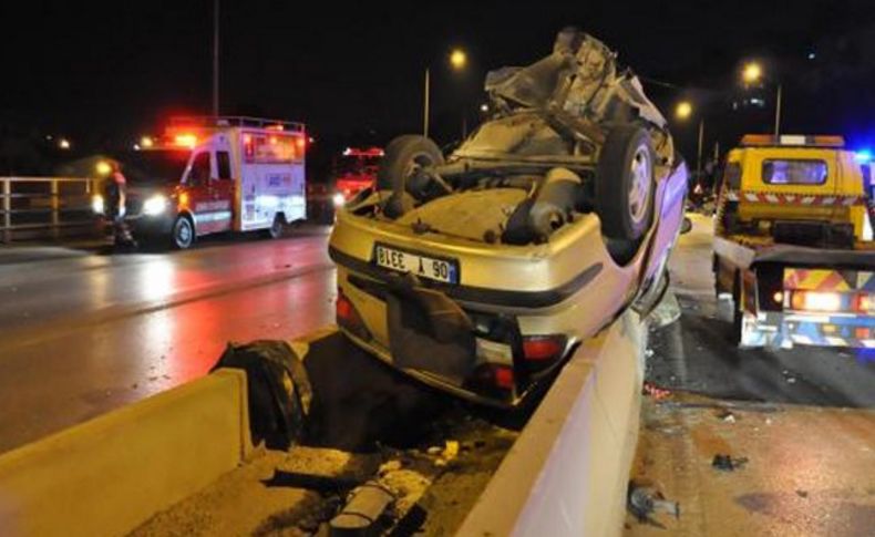 Hurdaya dönen otomobilden sağ çıktı