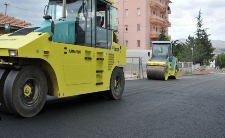 Kırşehir Belediyesi asfalt çalışmalarına hız verdi