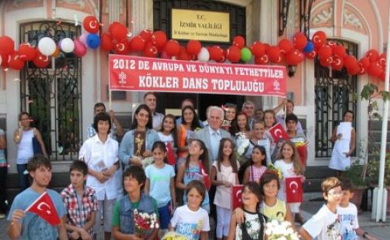 'Kökler' çocuk dans topluluğu dünya şampiyonu