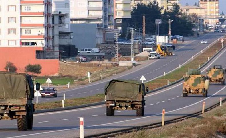 Komandolar ve askeri araçlar Kilis'e gidiyor