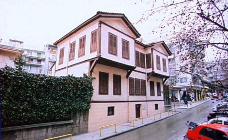 Komşudan Atatürk Evi teklifi