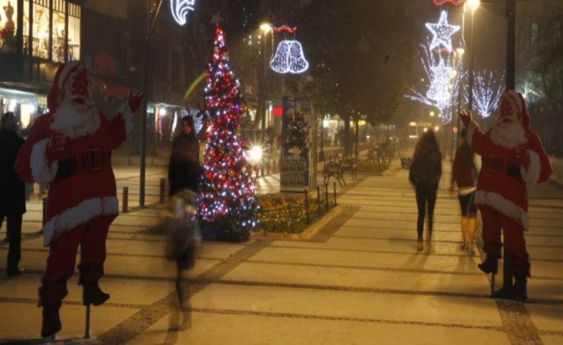 Konak yine ışıl ışıl