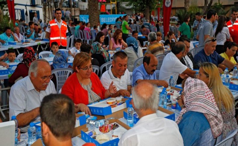 Önce iftar sonra sohbet