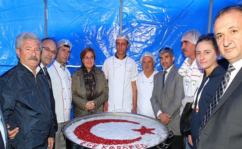 Konak Belediyesi Gültepe’de bereket lokması dağıttı