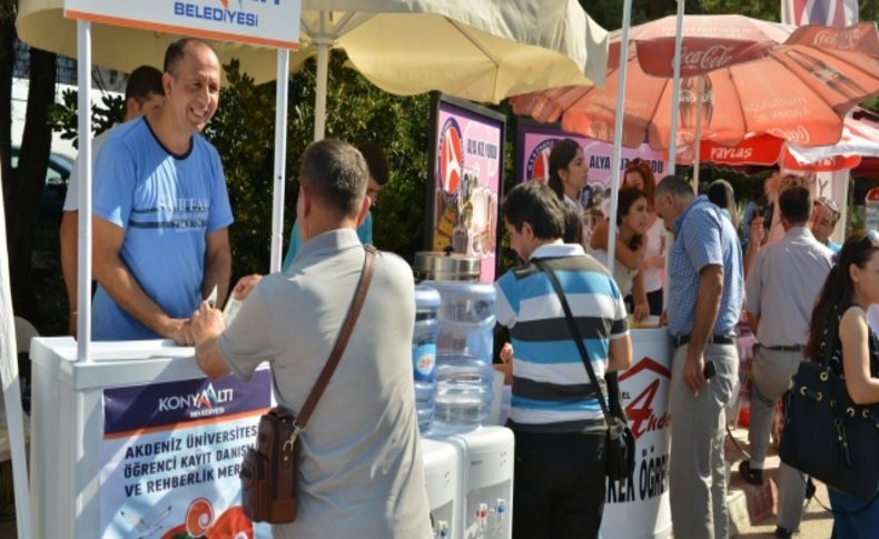 Konyaaltı Belediyesi'nden öğrencilere ulaşım ve rehberlik hizmeti