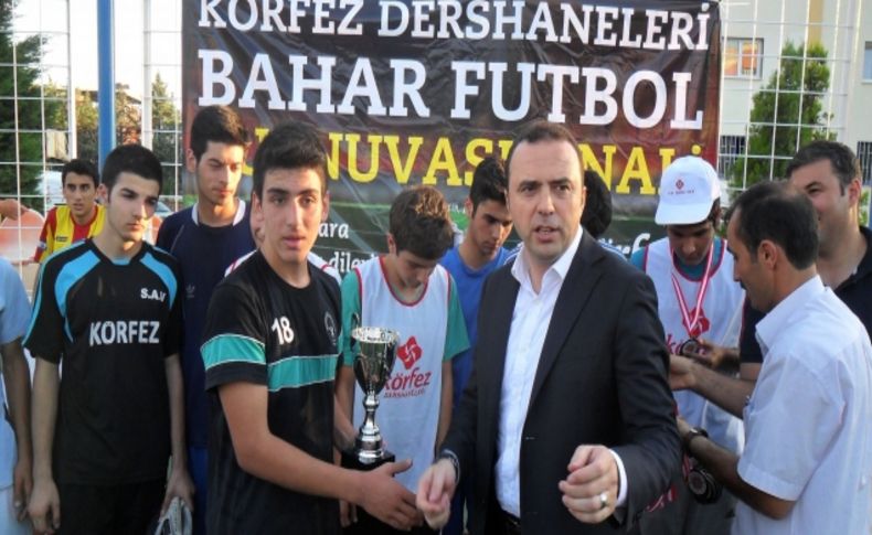 Körfez Dershaneleri’nin futbol turnuvası şampiyonu Akhisar oldu