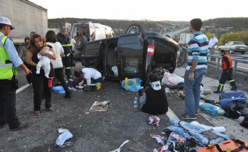 Kütahya'da feci kaza: 1 ölü, 6 yaralı