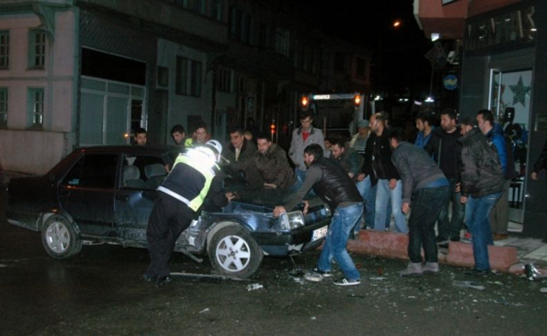 Kütahya'da trafik kazası: 3 yaralı