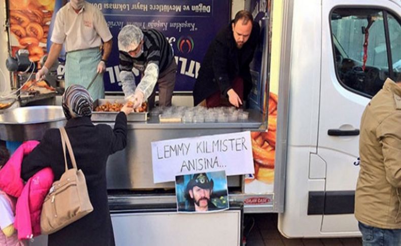 Lemmy Kilmister için lokma döktürdüler!