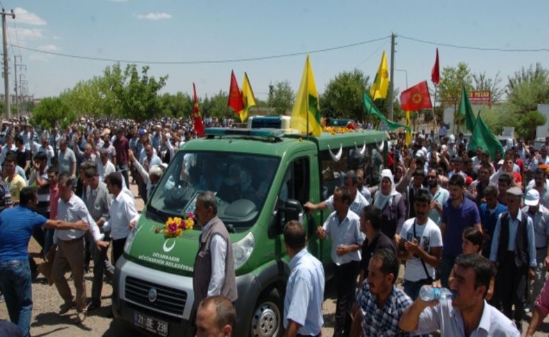 Lice'de karakol protestosunda ölen Yıldırım toprağa verildi