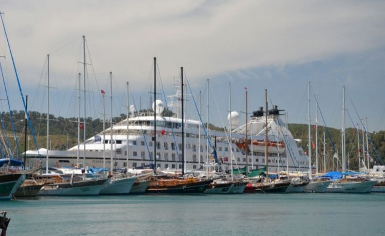 Lüks yolcu gemisi Fethiye'ye demirledi