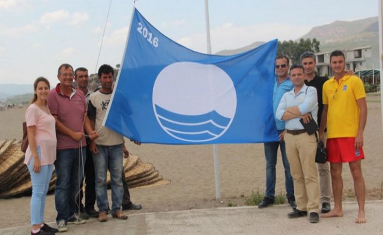 Menderes Sahilleri Mavi bayrakla donatıldı