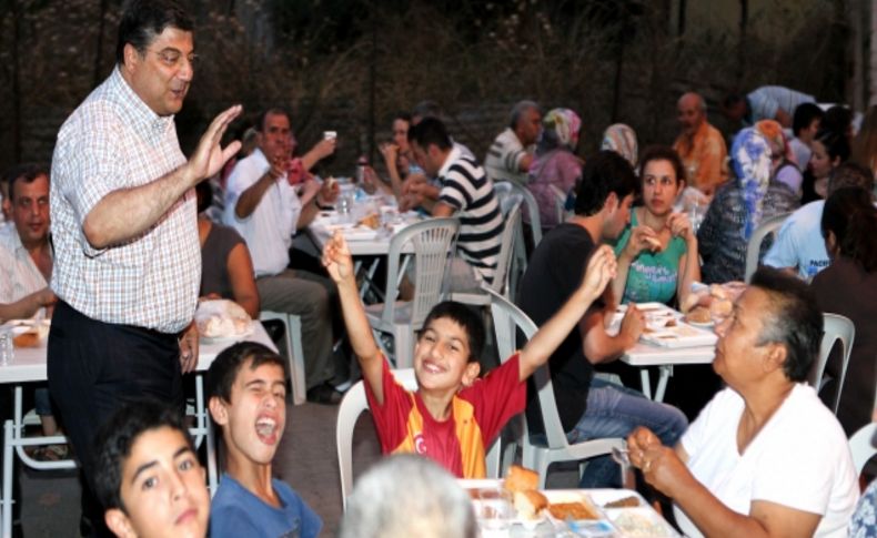 Makedonya göçmenleri ile iftar