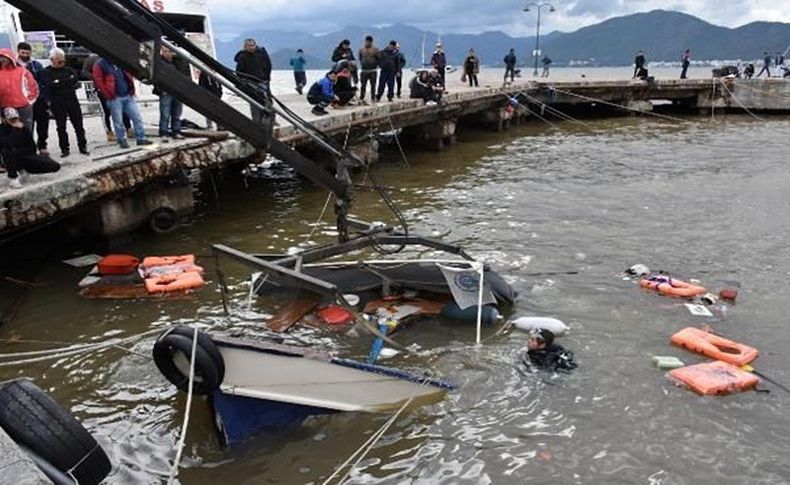 Marmaris'te sağanak 7 tekneyi batırdı, deniz renk değişti