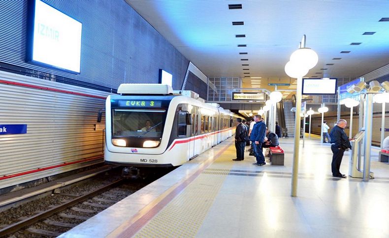 Metro ve tramvaya yeni yıl ayarı