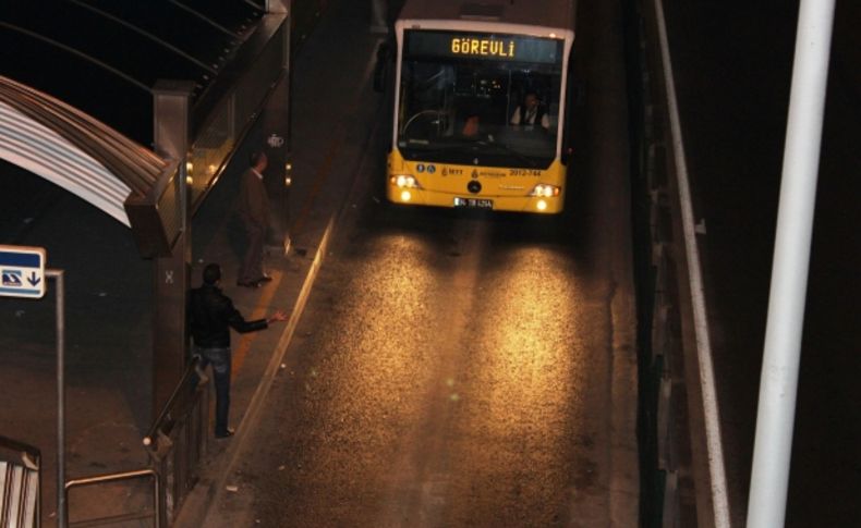 Metrobüs seferlerinin iptaline vatandaş hazırlıksız yakalandı