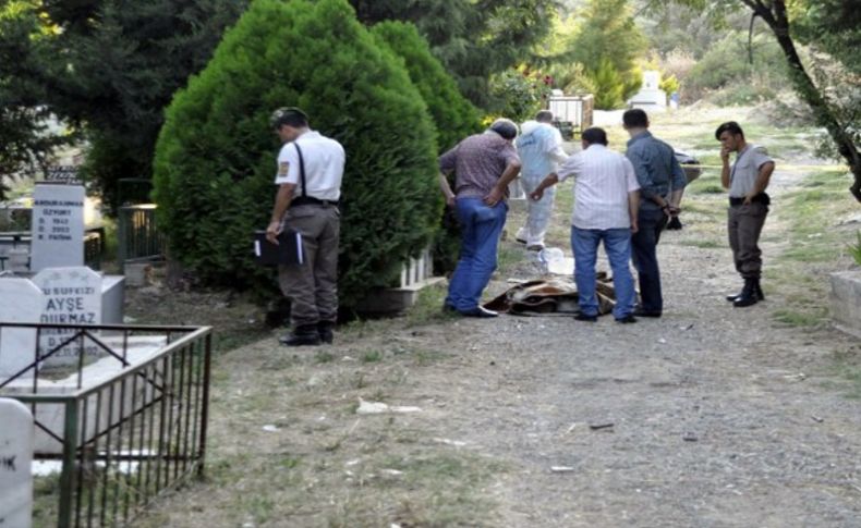 Son nefesini eşinin kabri başında verdi