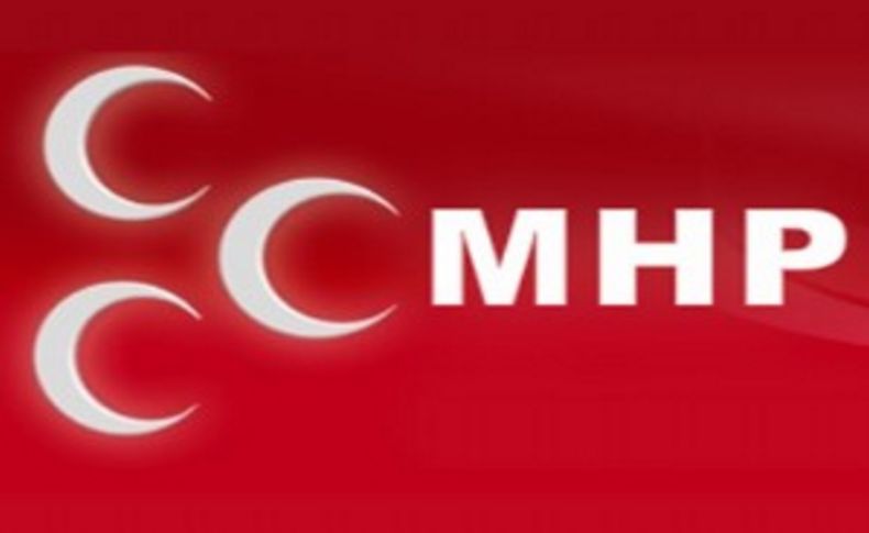 MHP'lileri taşıyan midibüs devrildi: 1 ölü