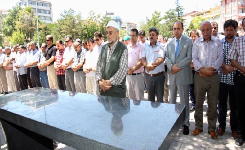 Mısır’daki katliamda ölenler için gıyabi cenaze namazı